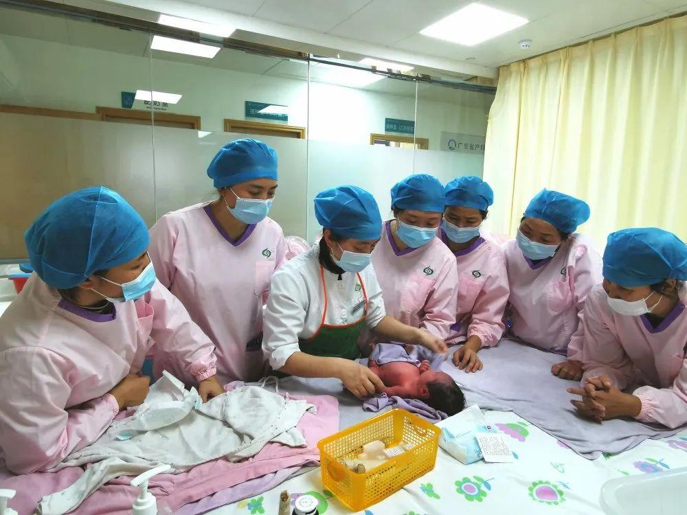 大理妇婴监护型护送
